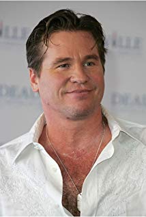 How tall is Val Kilmer?